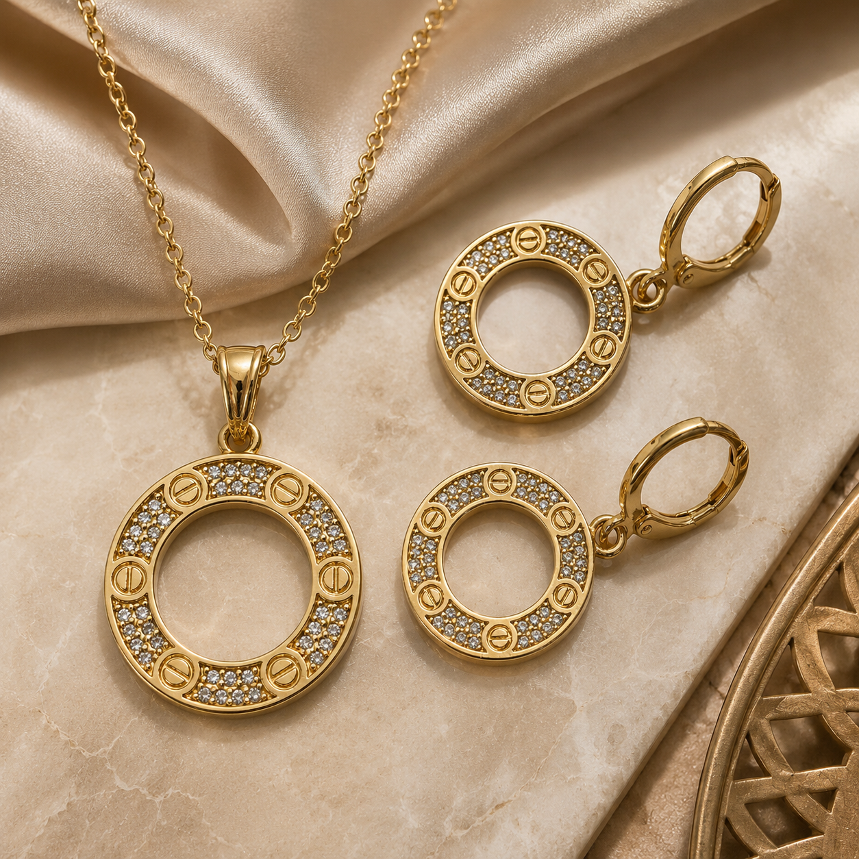 Abuda Faye Round Halo Gold Jewelry Set image 2