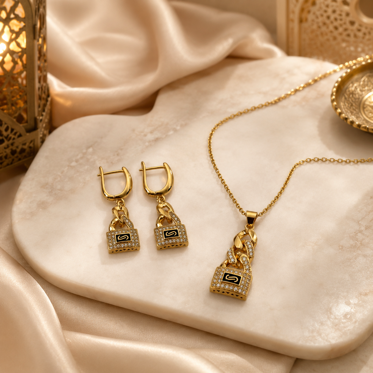 Abuda Salma Lock Charm Gold Jewelry Set image 2